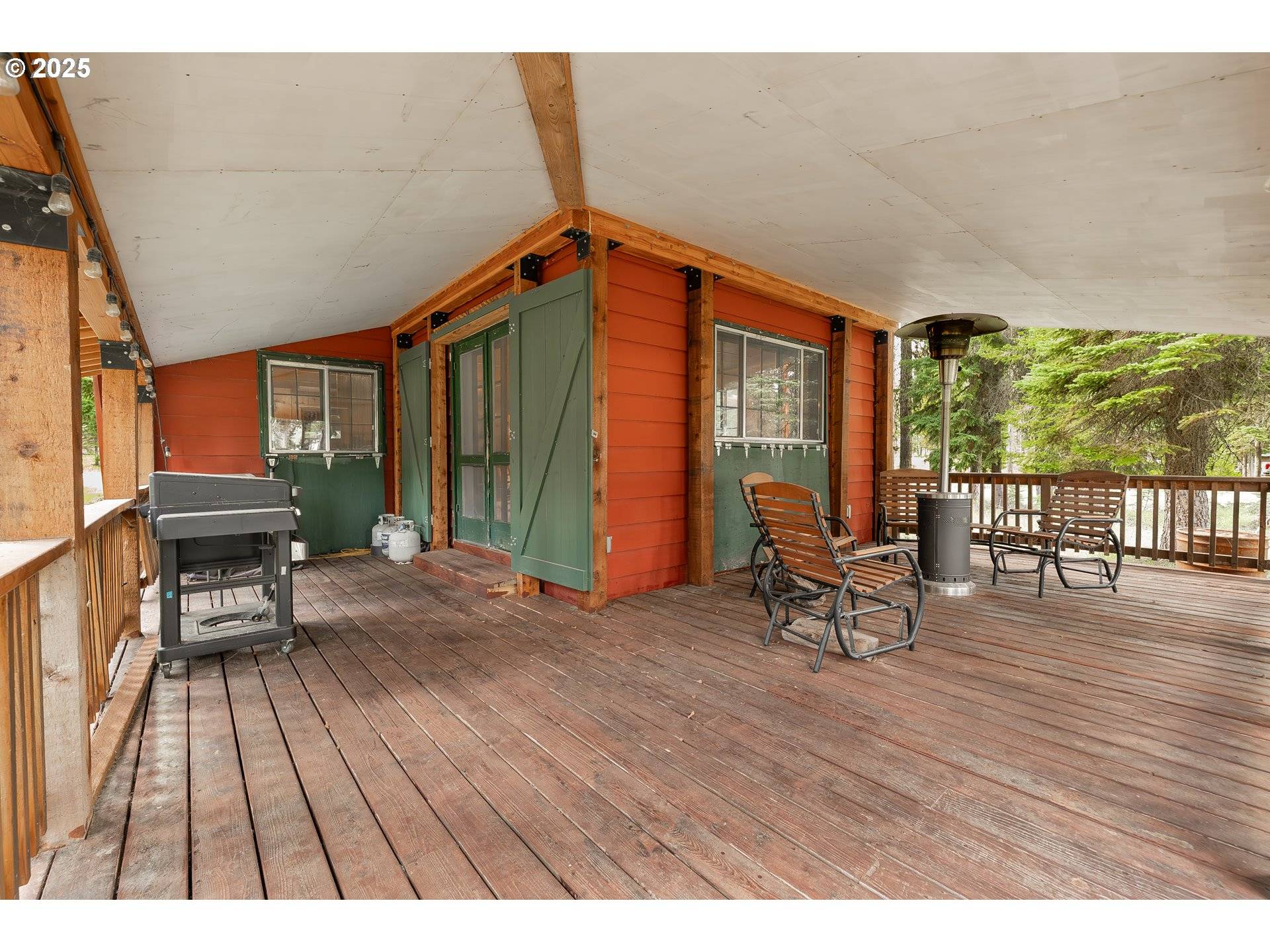 Chemult, OR 97731,85 DIAMOND LAKE LOOP