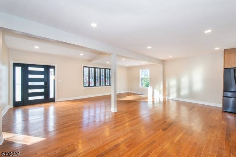 Ridgefield Park Village, NJ 07660,50 Grand Ave