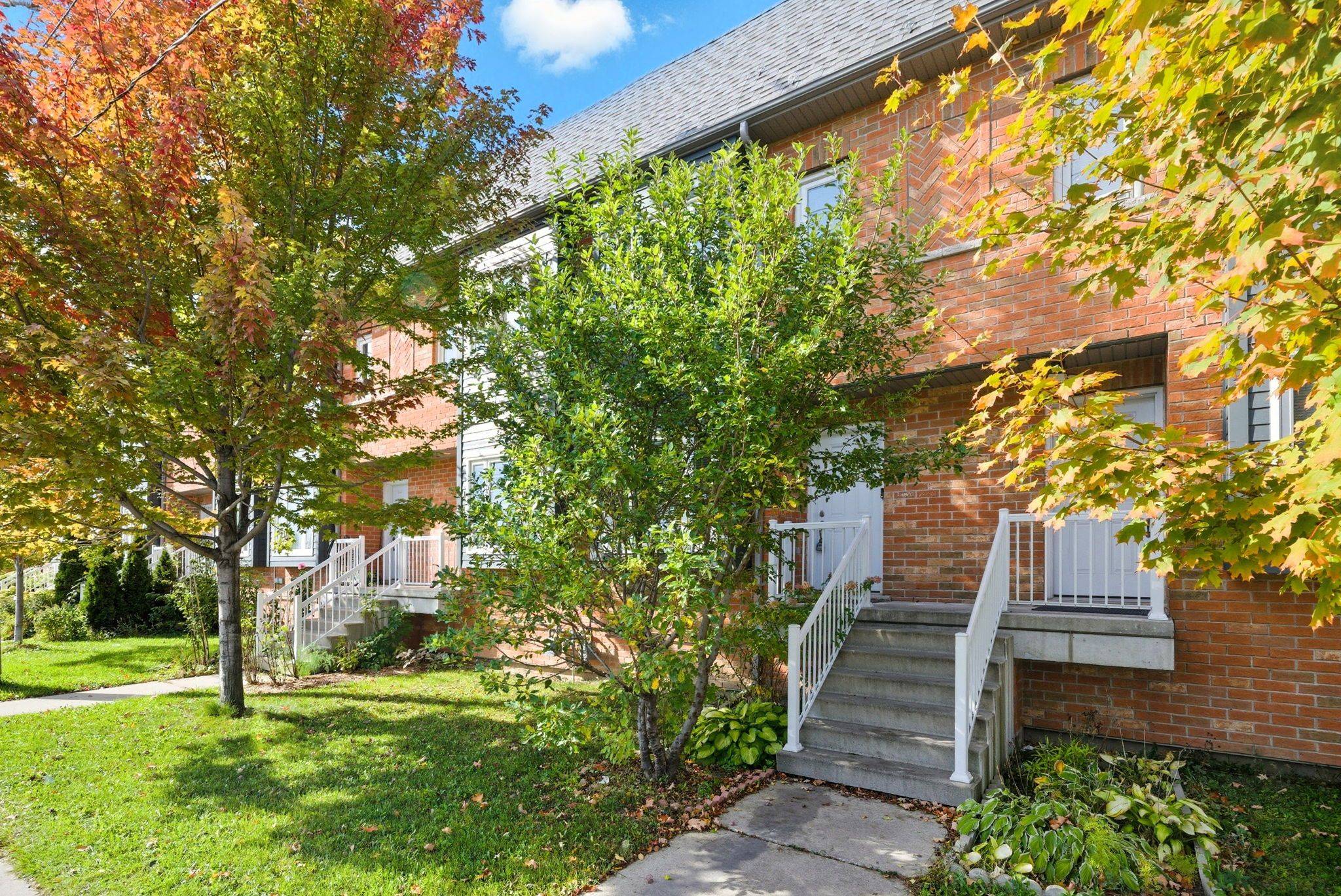 Toronto E09, ON M1P 0C6,970 Brimley RD #13