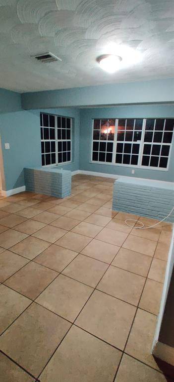 Lauderhill, FL 33311,3651 NW 9th St