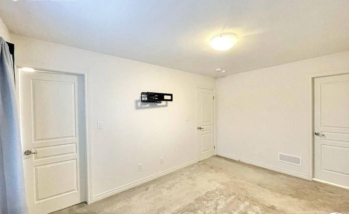 Welland, ON L3C 0G6,104 Monarch ST