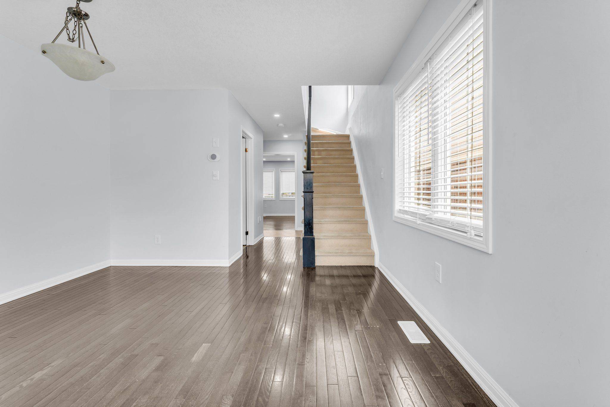 Cambridge, ON N3C 0C9,74 Michigan AVE