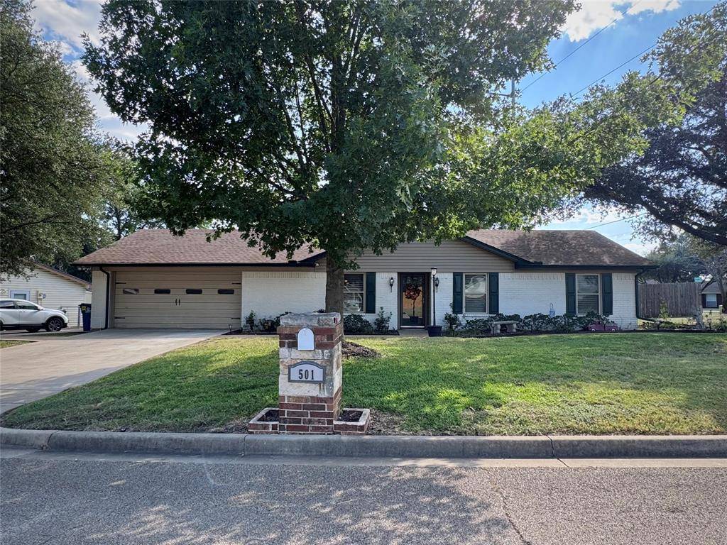 Hewitt, TX 76643,501 Rolling Hills Drive