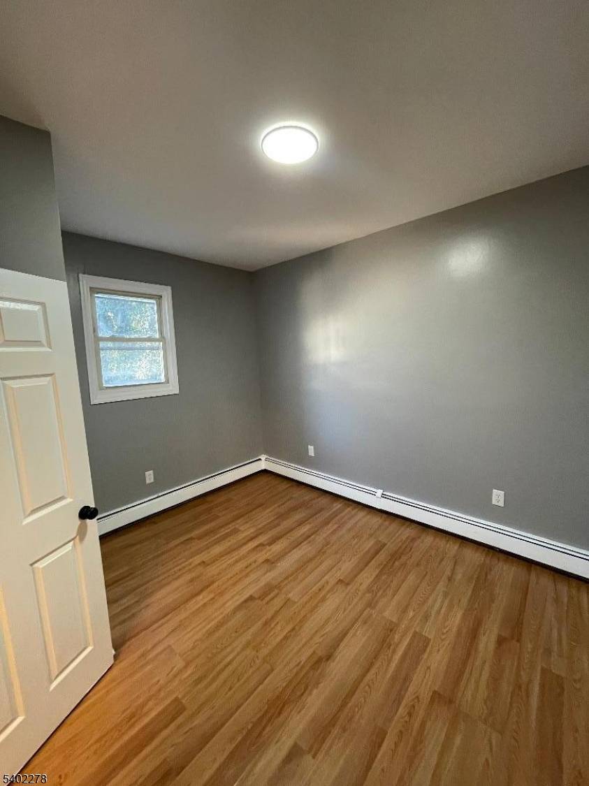 Newark City, NJ 07112,384 Badger Ave #1