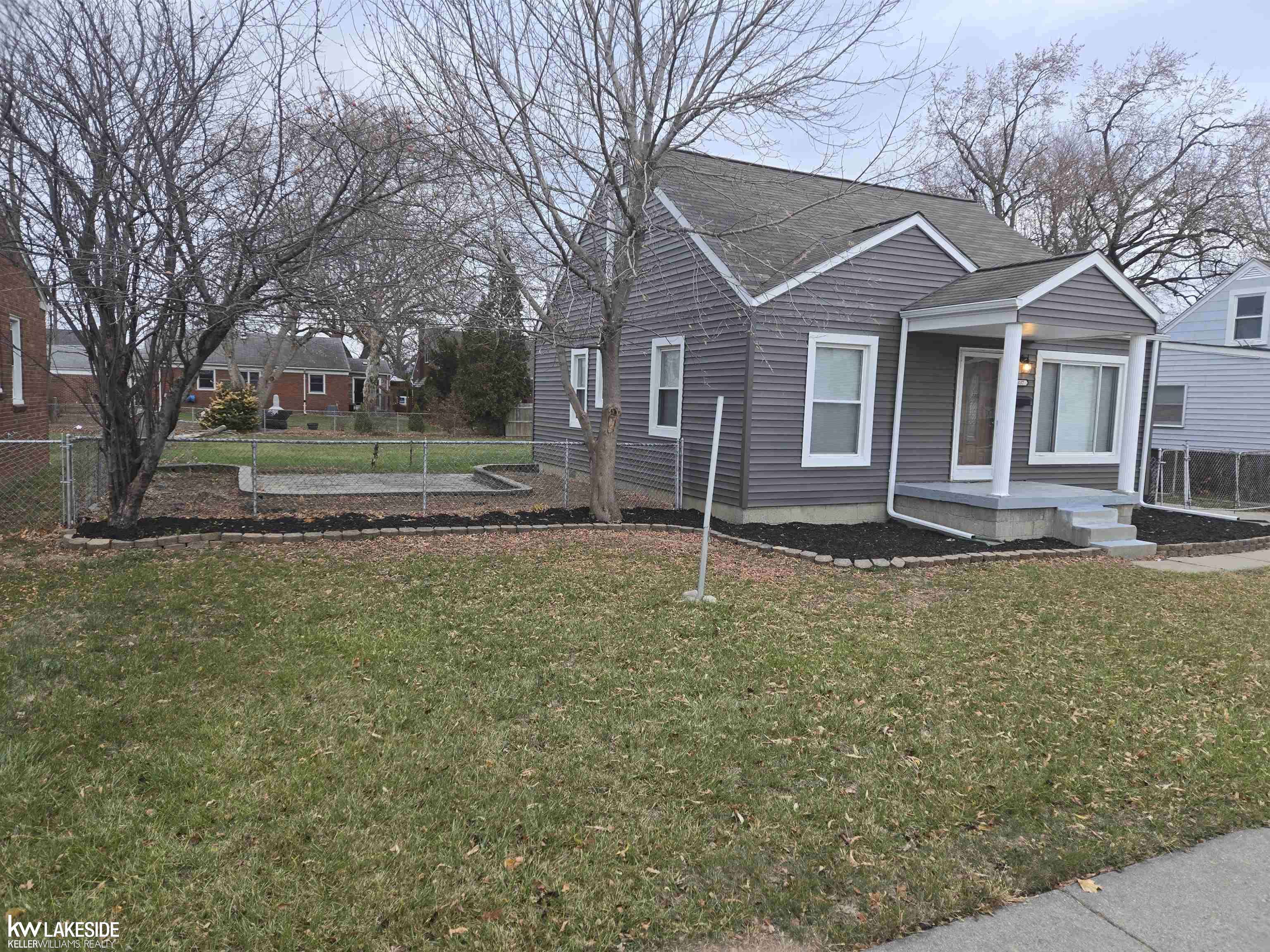 Center Line, MI 48015,7337 Dale ST