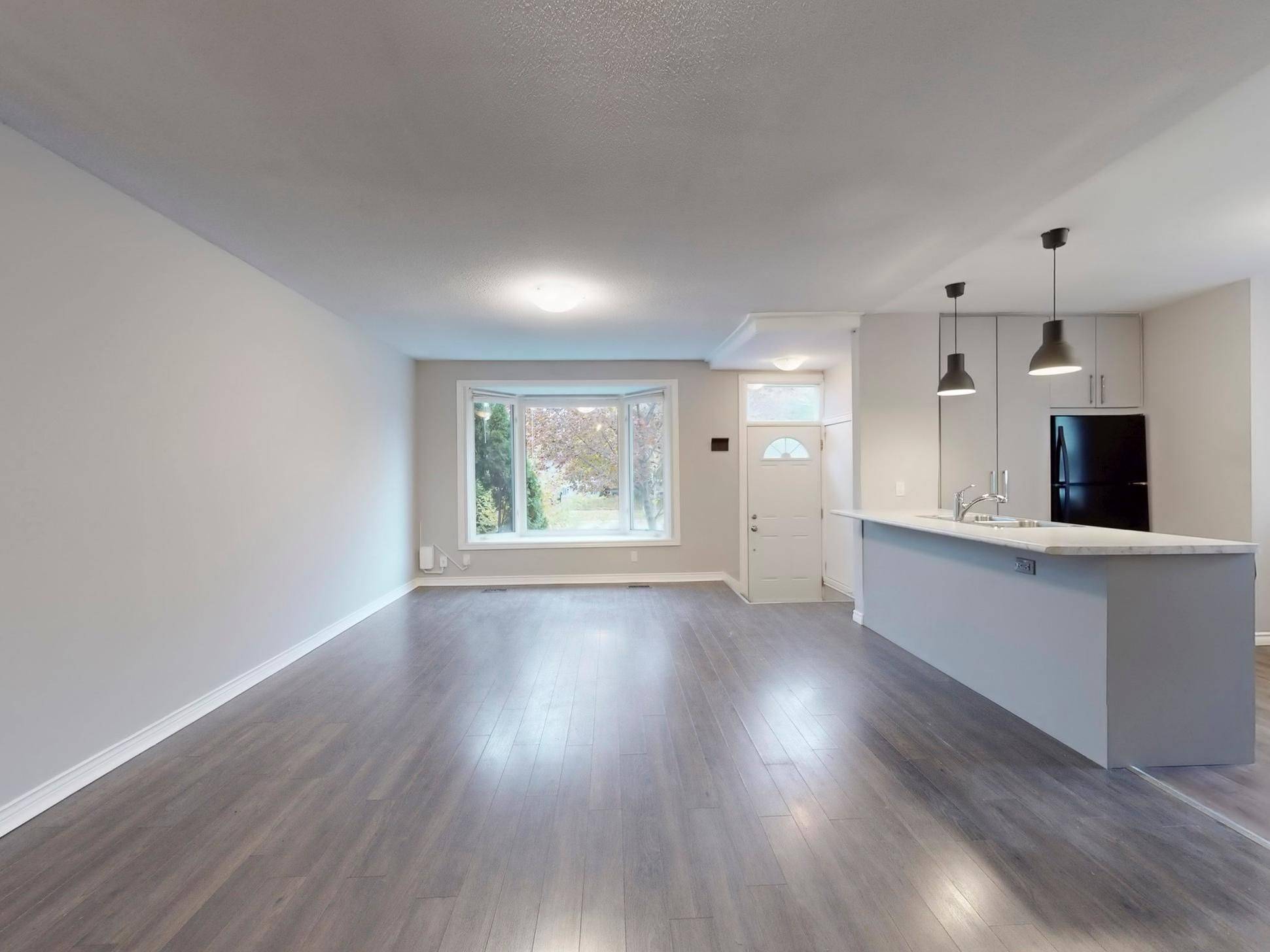 Whitby, ON L1N 1Z2,333 Rosedale DR