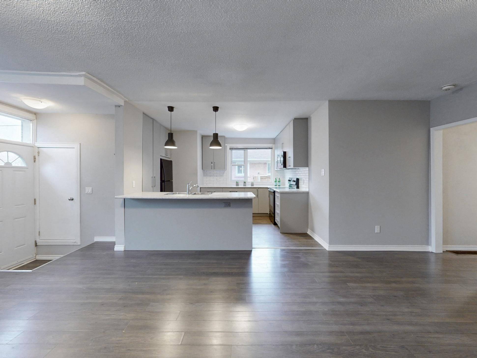 Whitby, ON L1N 1Z2,333 Rosedale DR