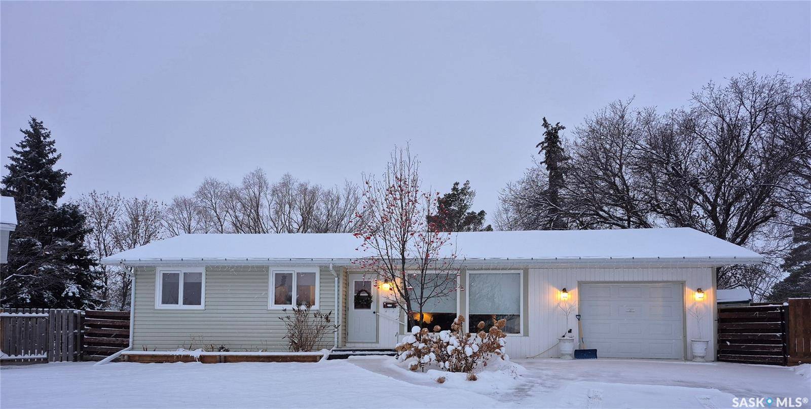 Swift Current, SK S9H 4K2,214 Clinton PLACE