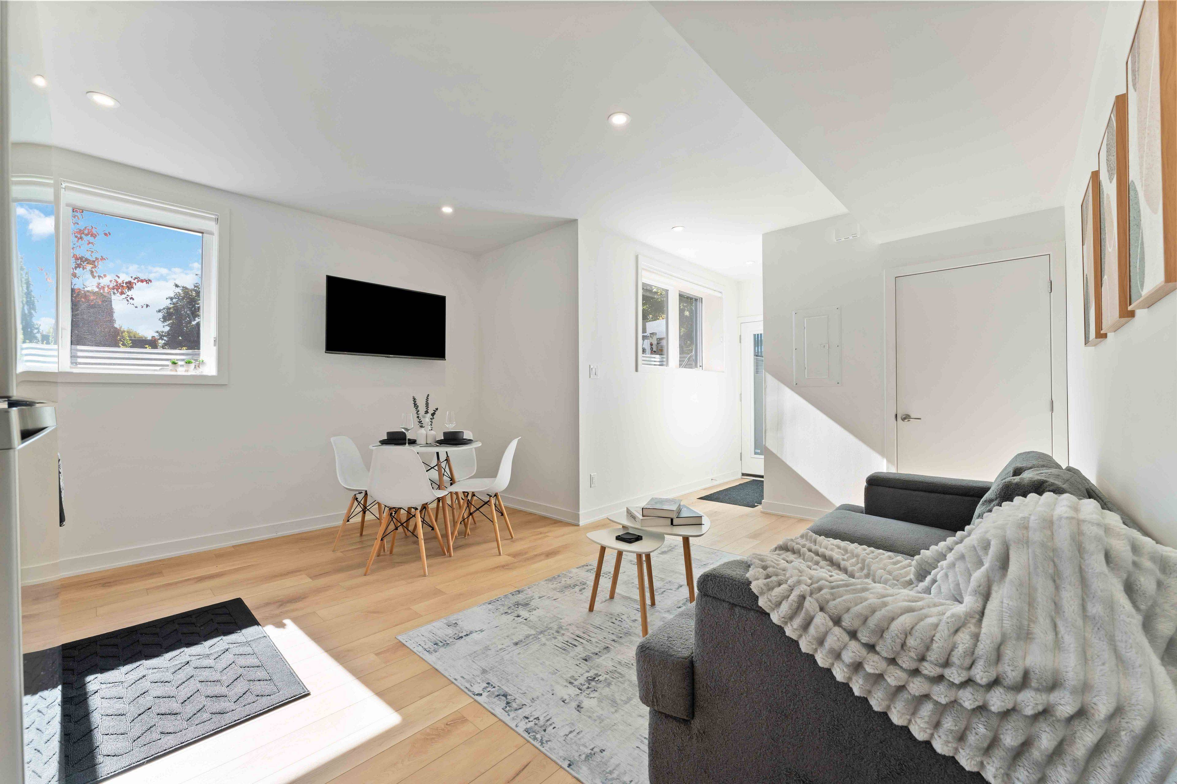 Britannia Heights - Queensway Terrace N And Area, ON K2B 5M4,844 Connaught AVE