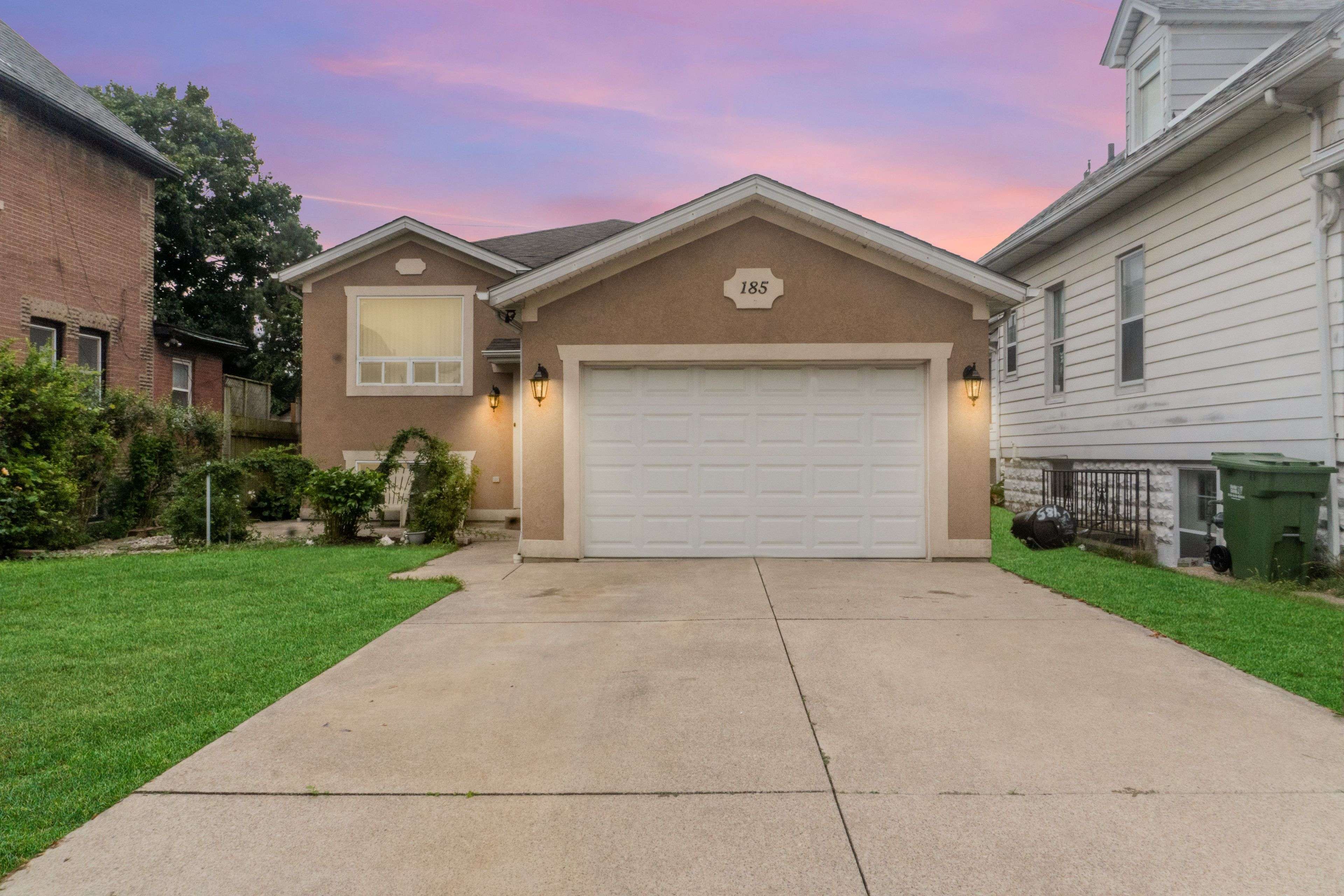 Windsor, ON N9A 5G9,185 Elm AVE