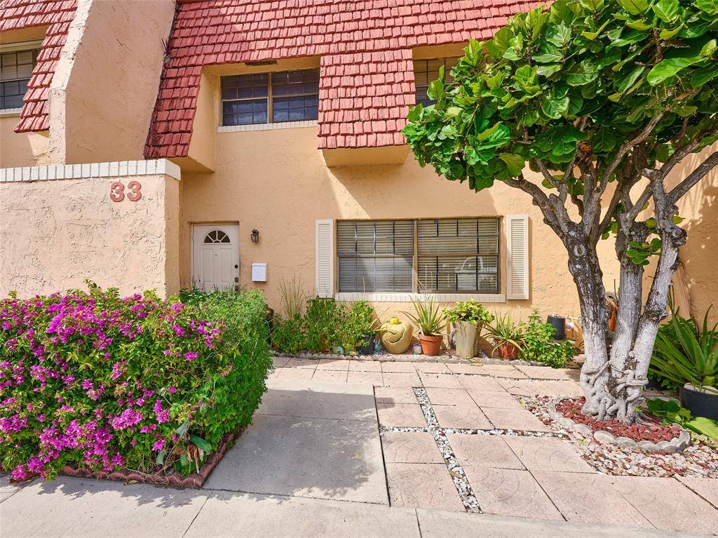 Tamarac, FL 33319,33 Spinning wheel lane #33