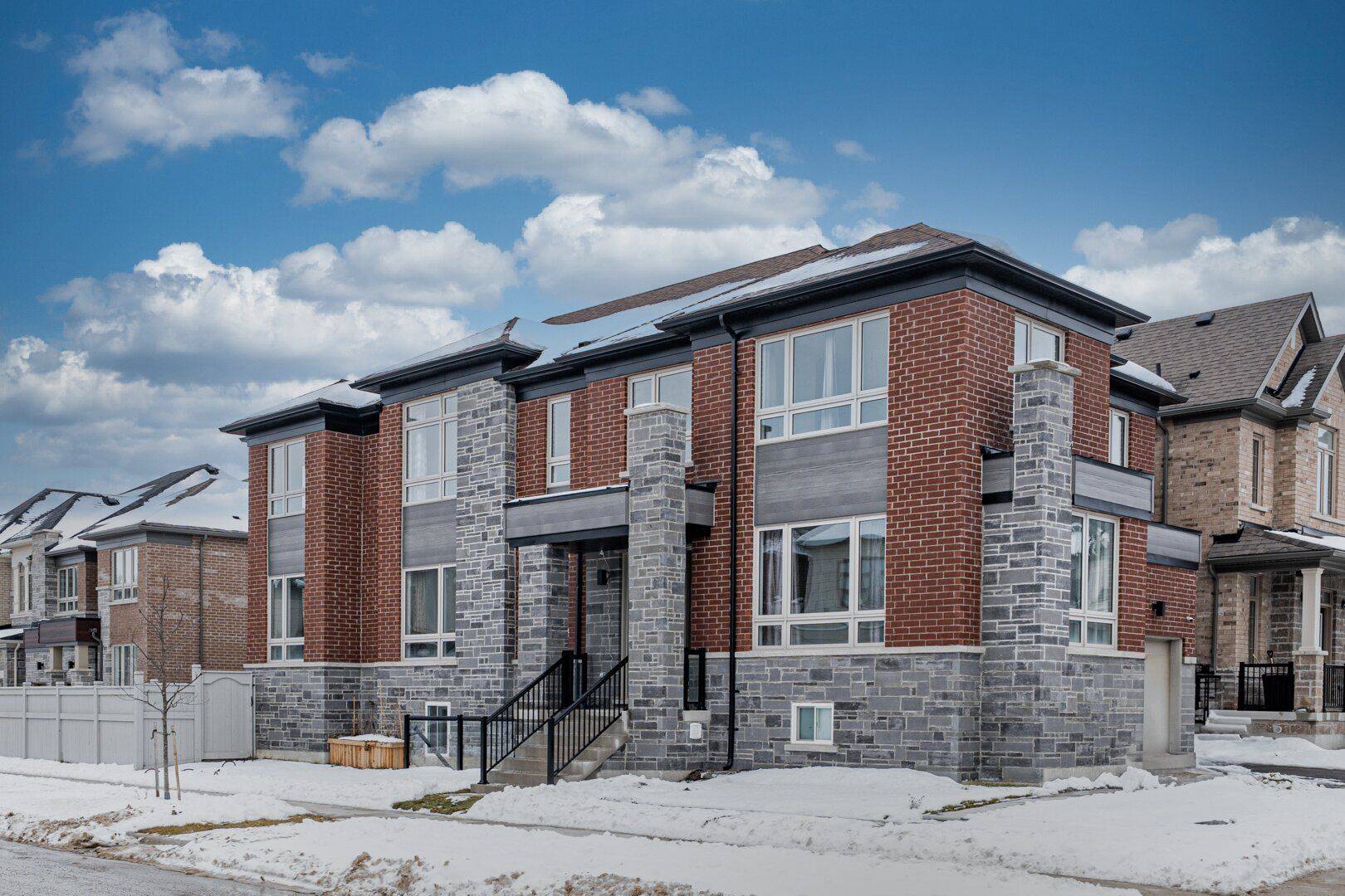 Bradford West Gwillimbury, ON L3Z 4N3,64 Plank RD N