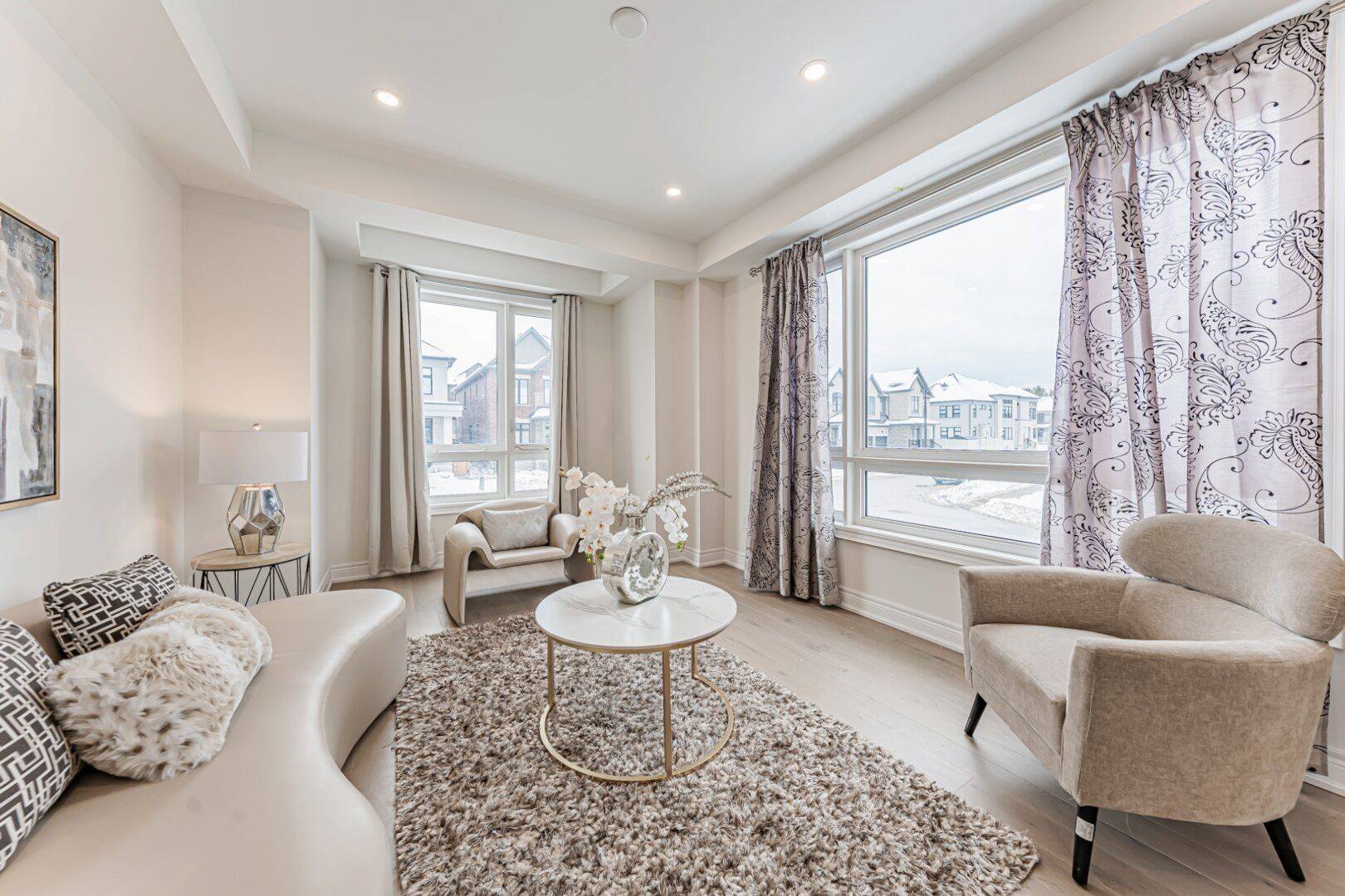 Bradford West Gwillimbury, ON L3Z 4N3,64 Plank RD N