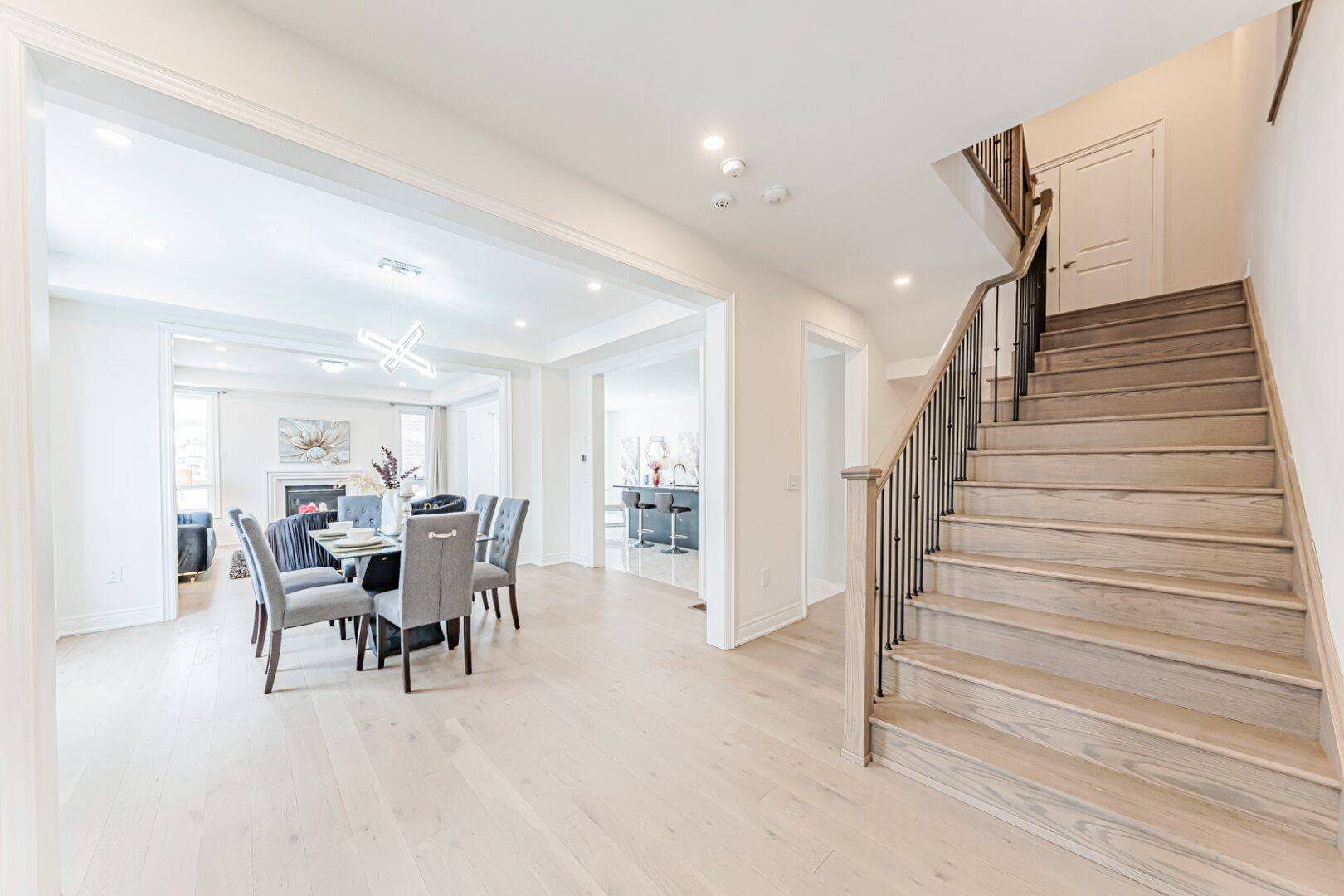 Bradford West Gwillimbury, ON L3Z 4N3,64 Plank RD N