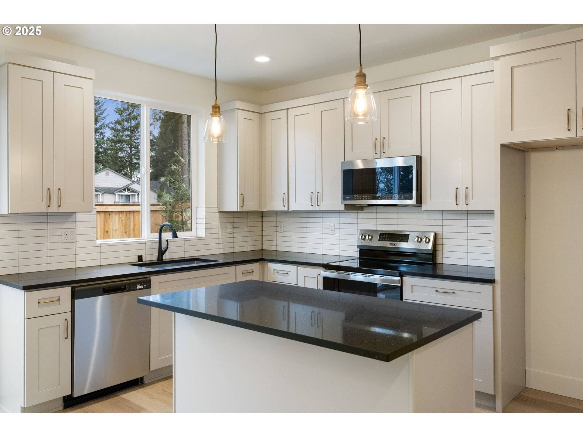 Vancouver, WA 98684,418 NE 117TH AVE