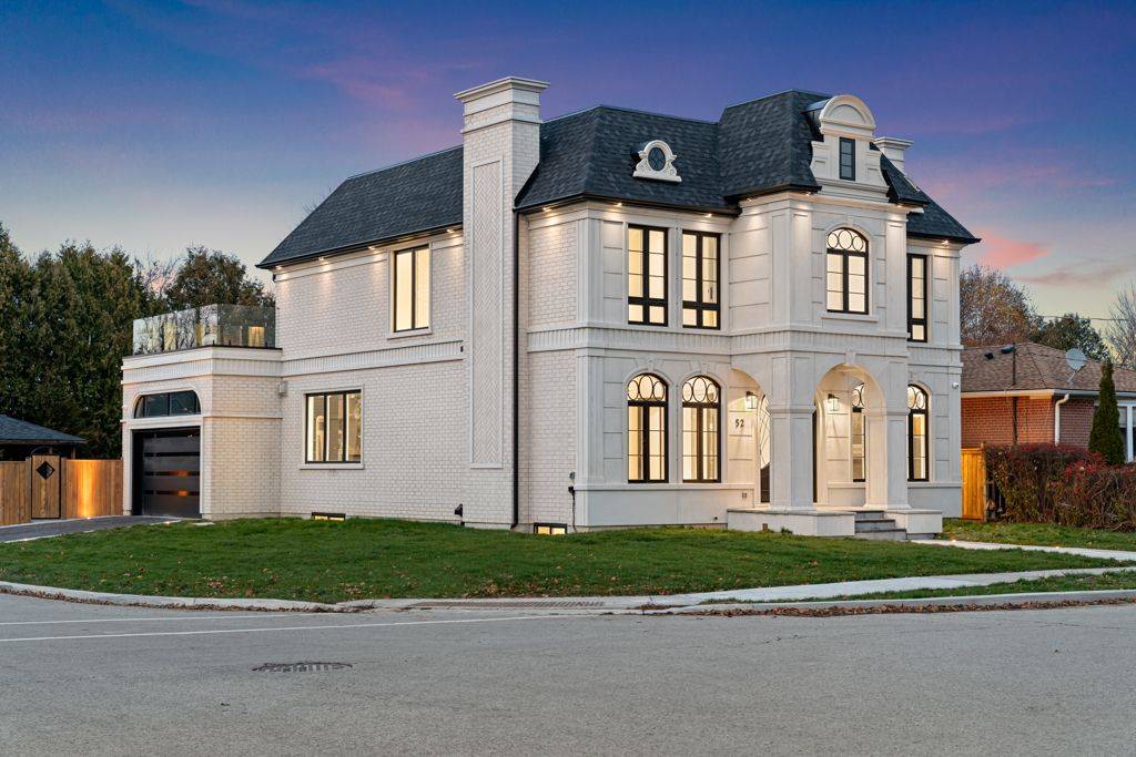 Aurora, ON L4G 1Y5,52 Child DR