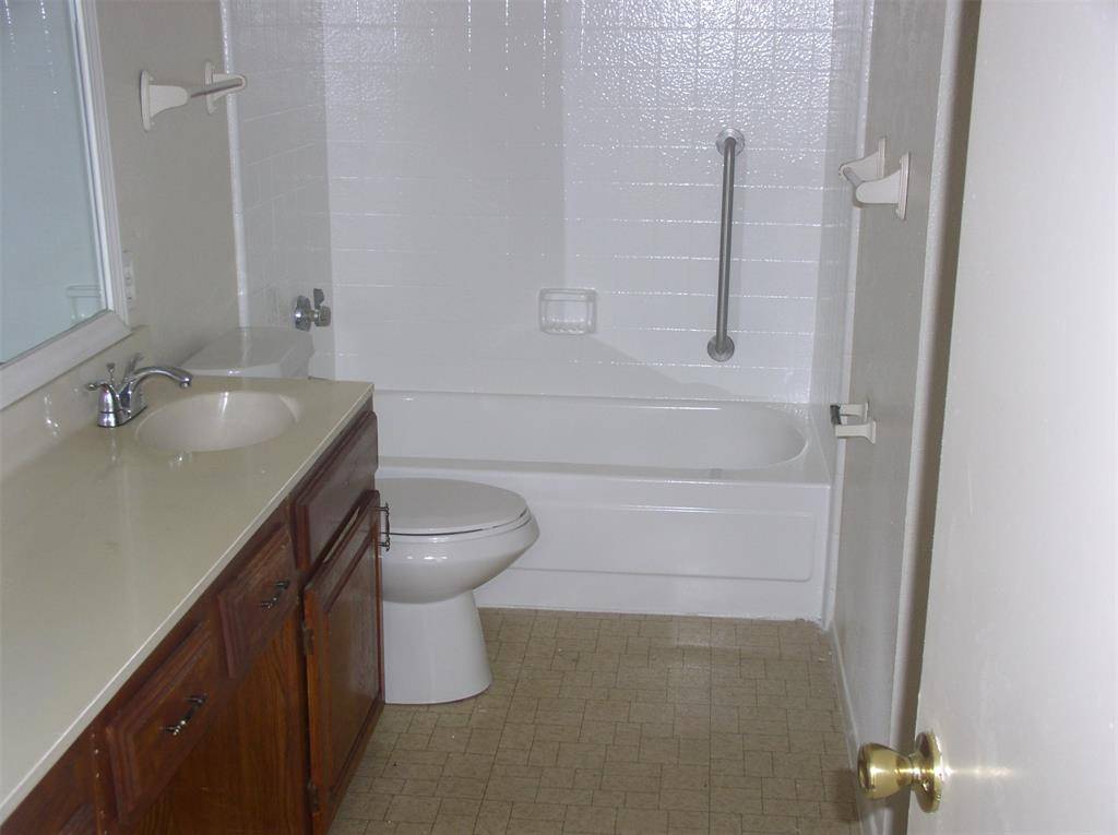 Dallas, TX 75249,7210 Pineberry Road