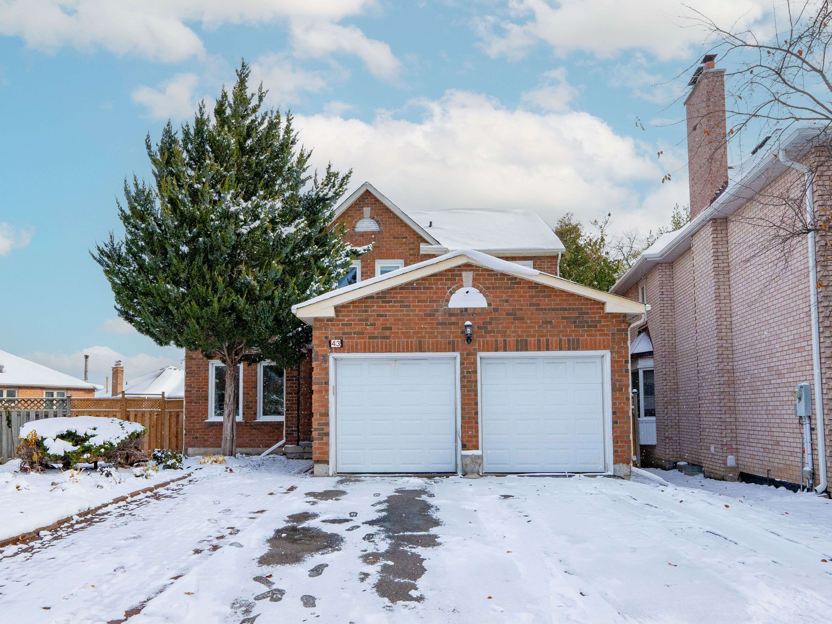 Richmond Hill, ON L4B 1S9,43 Piccadilly RD