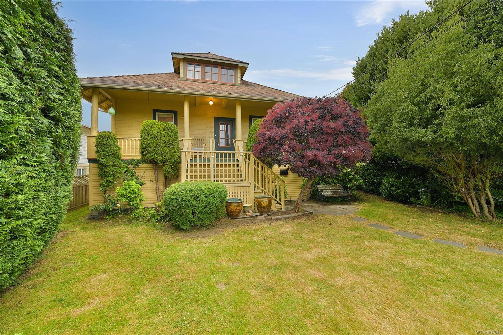 Sidney, BC V8L 2V3,9632 Seventh St