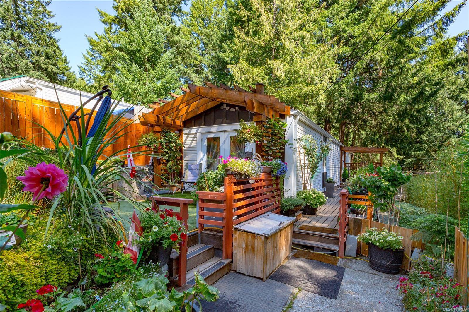 Langford, BC V9B 4H2,2500 Florence Lake Rd #131