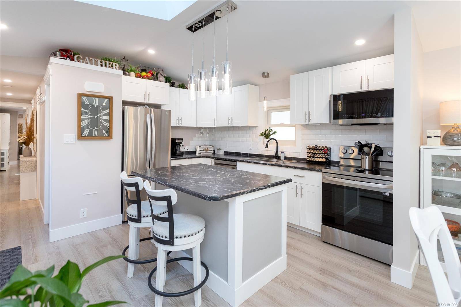 Langford, BC V9B 4H2,2500 Florence Lake Rd #131