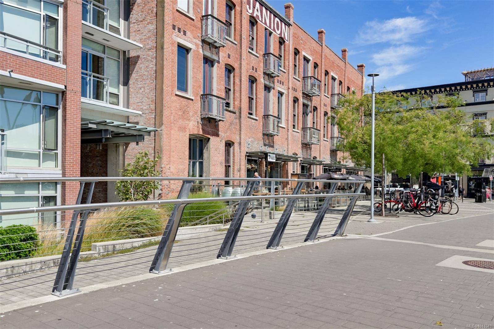 Victoria, BC V8W 0E3,456 Pandora Ave #403