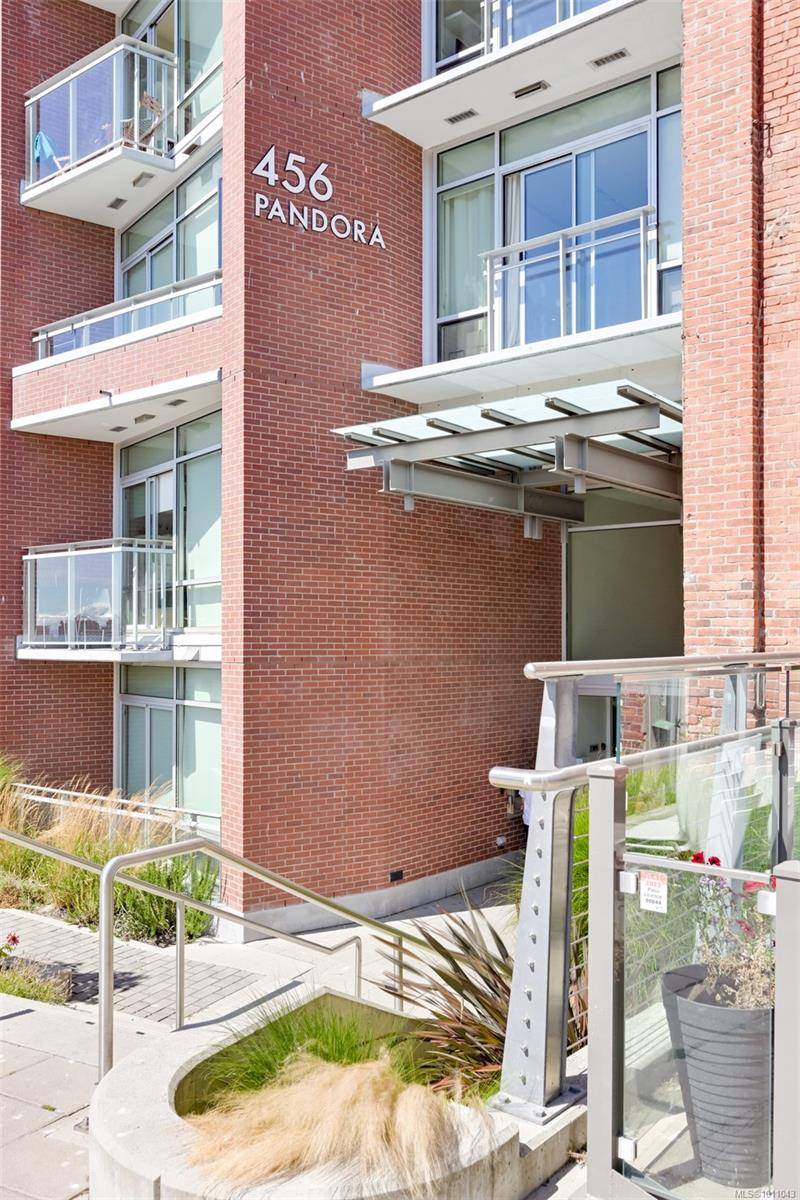 Victoria, BC V8W 0E3,456 Pandora Ave #403