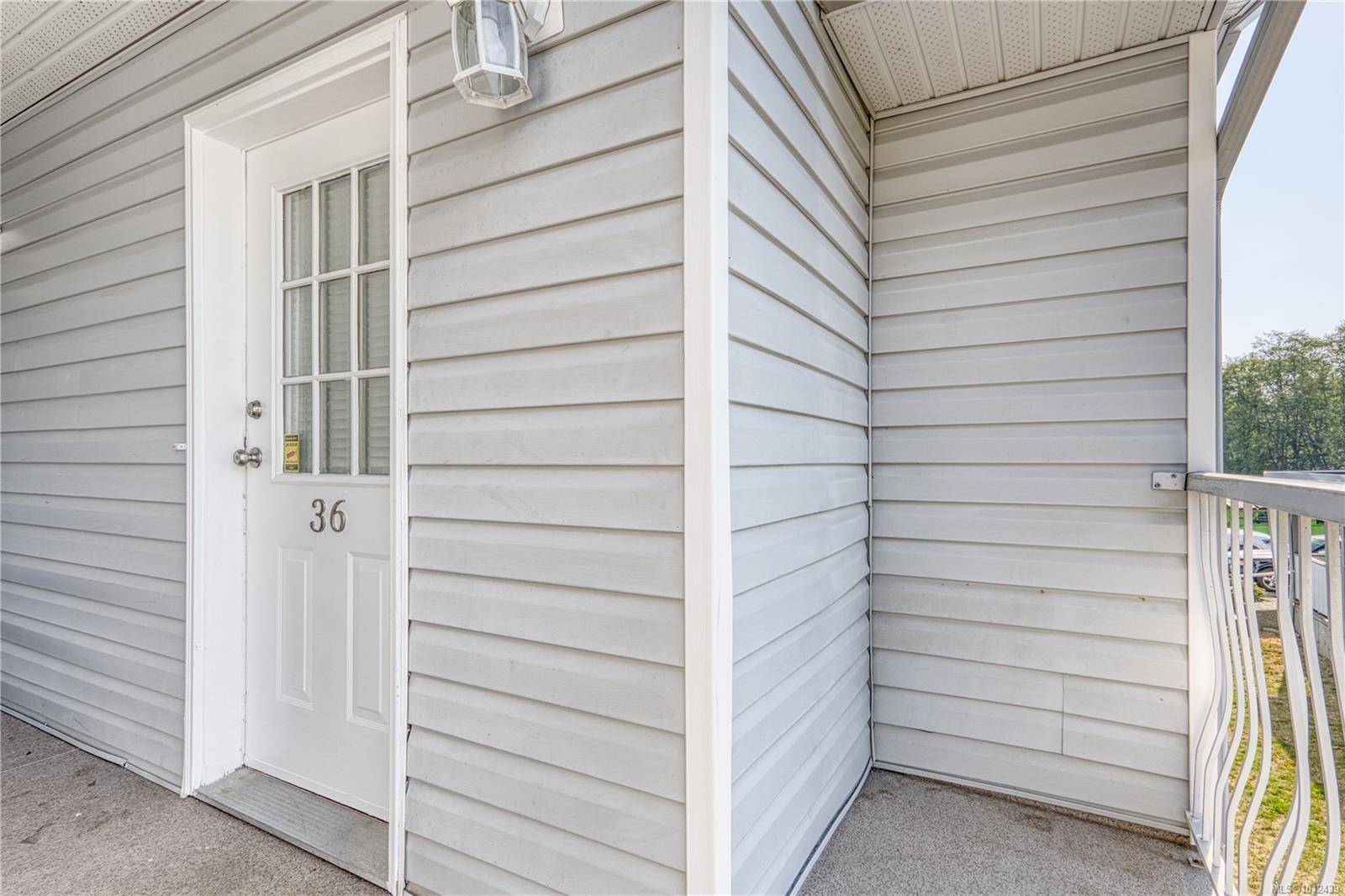 Nanaimo, BC V9R 6V1,262 Harwell Rd #36