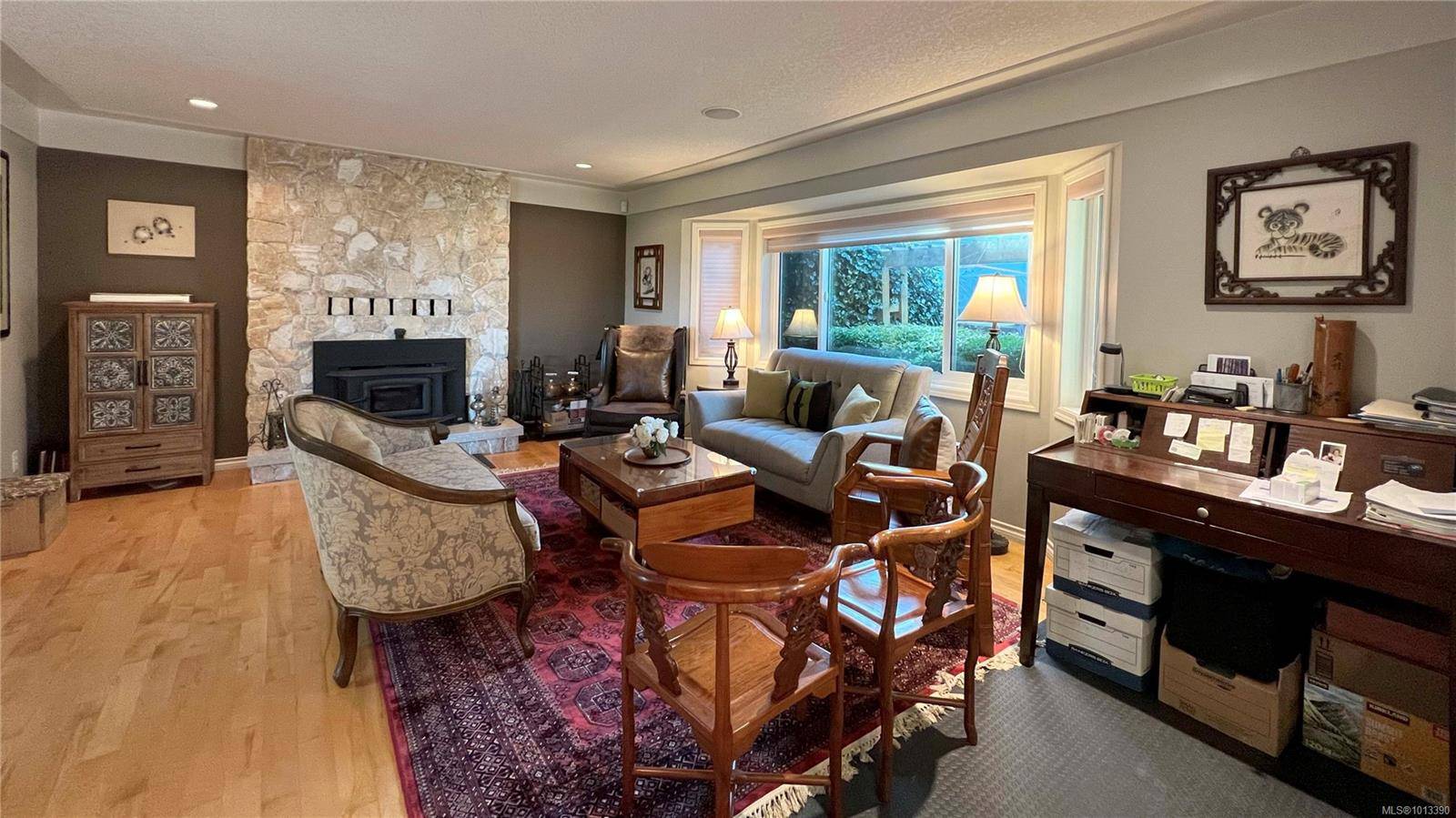 Saanich, BC V8Y 2X3,986 Seapearl Pl