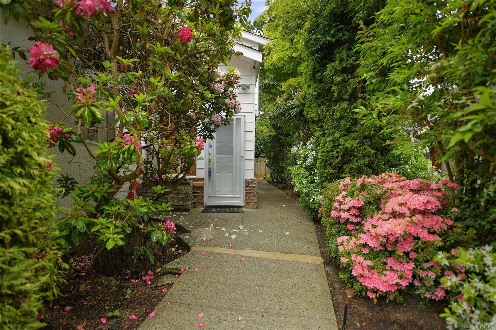 Oak Bay, BC V8S 5B6,1120 St. Louis St