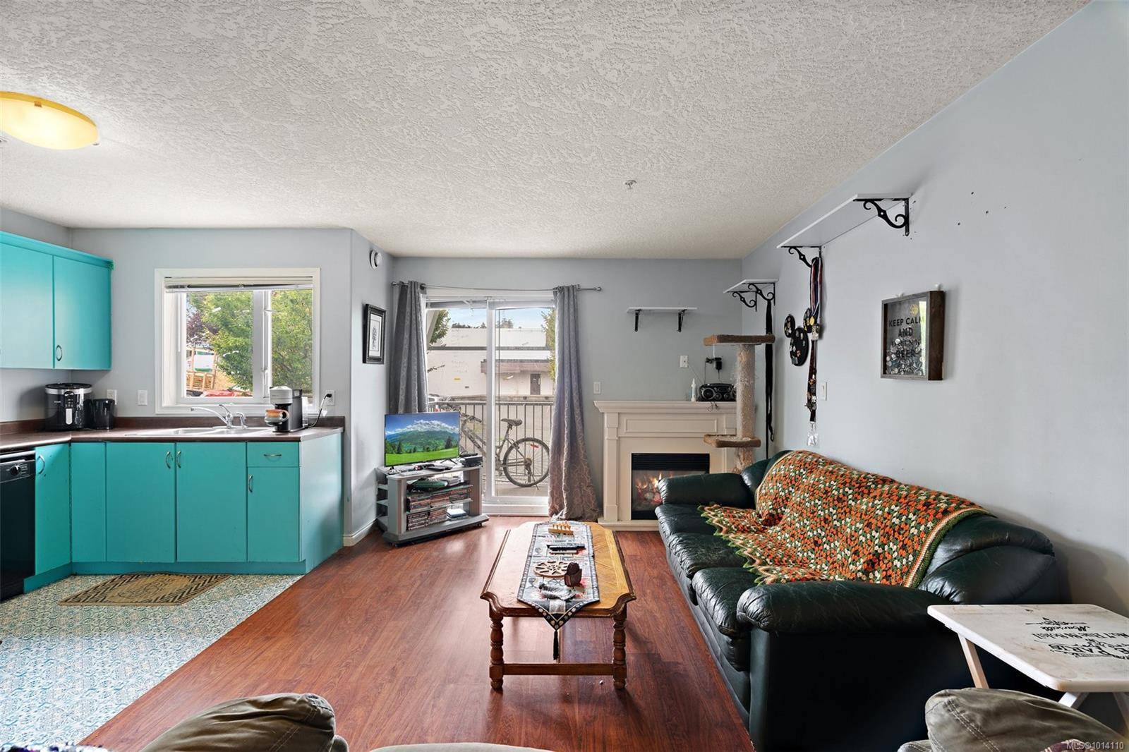 Esquimalt, BC V9A 4R8,885 Ellery St #205