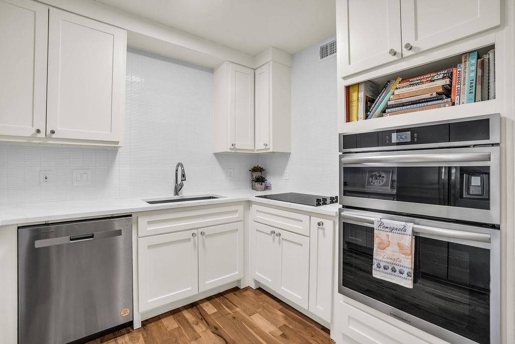 Dallas, TX 75219,3701 Turtle Creek Boulevard #5H