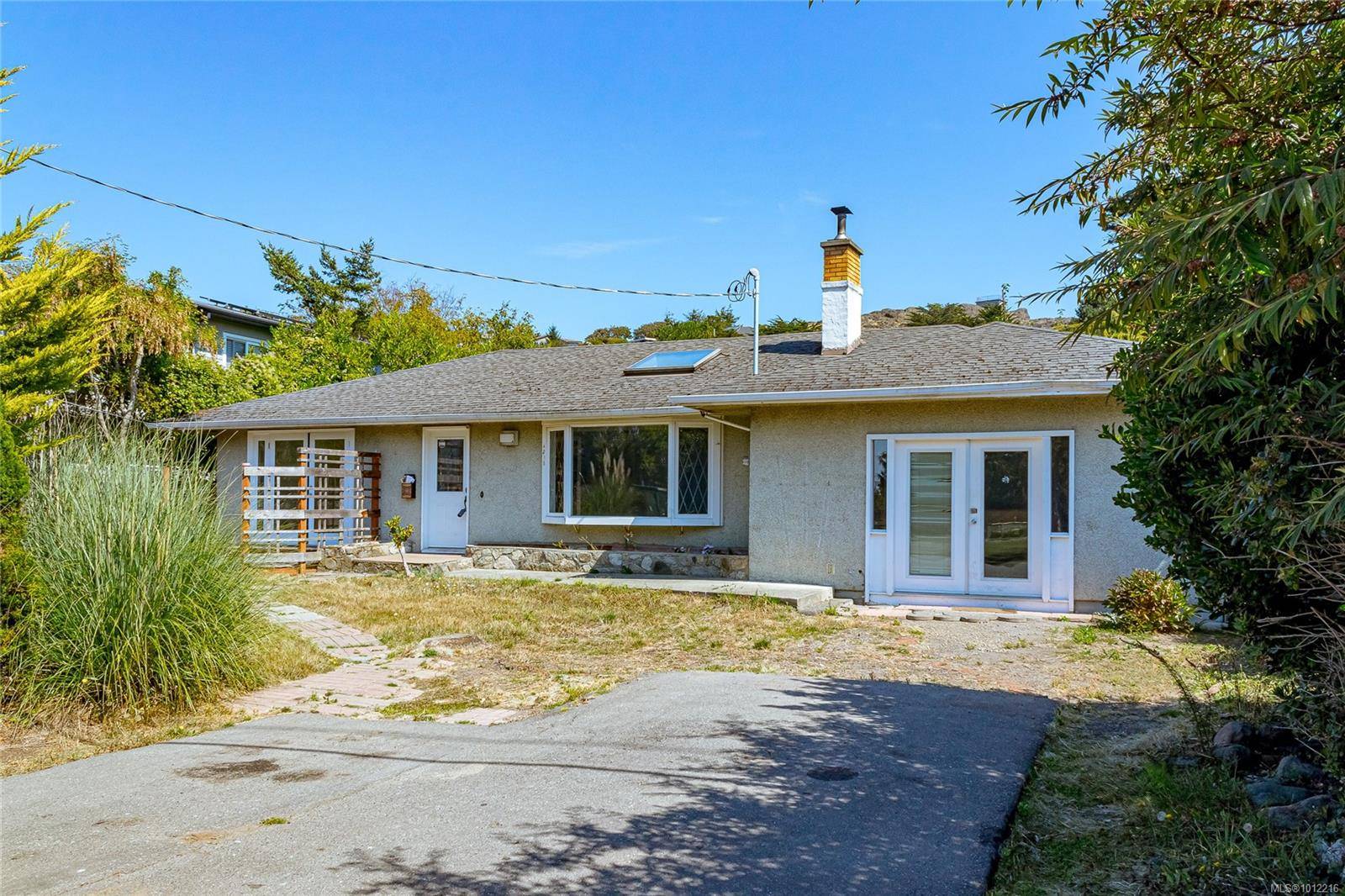 Oak Bay, BC V8S 2H6,2078 Quimper St