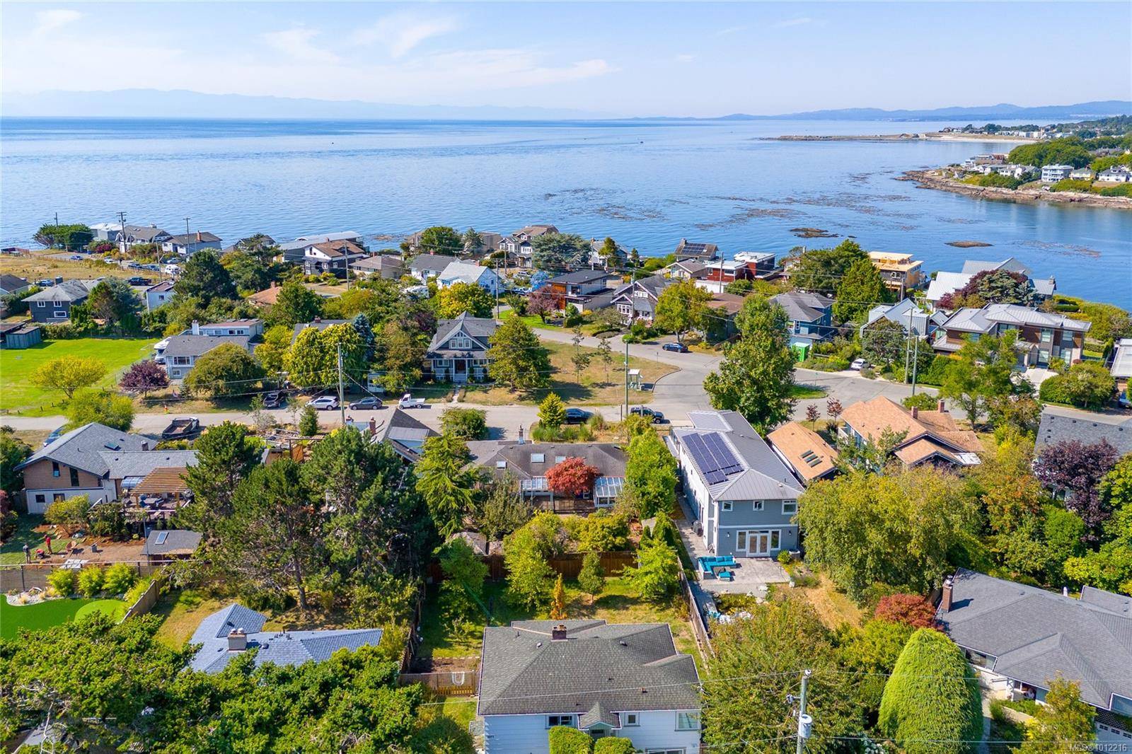 Oak Bay, BC V8S 2H6,2078 Quimper St