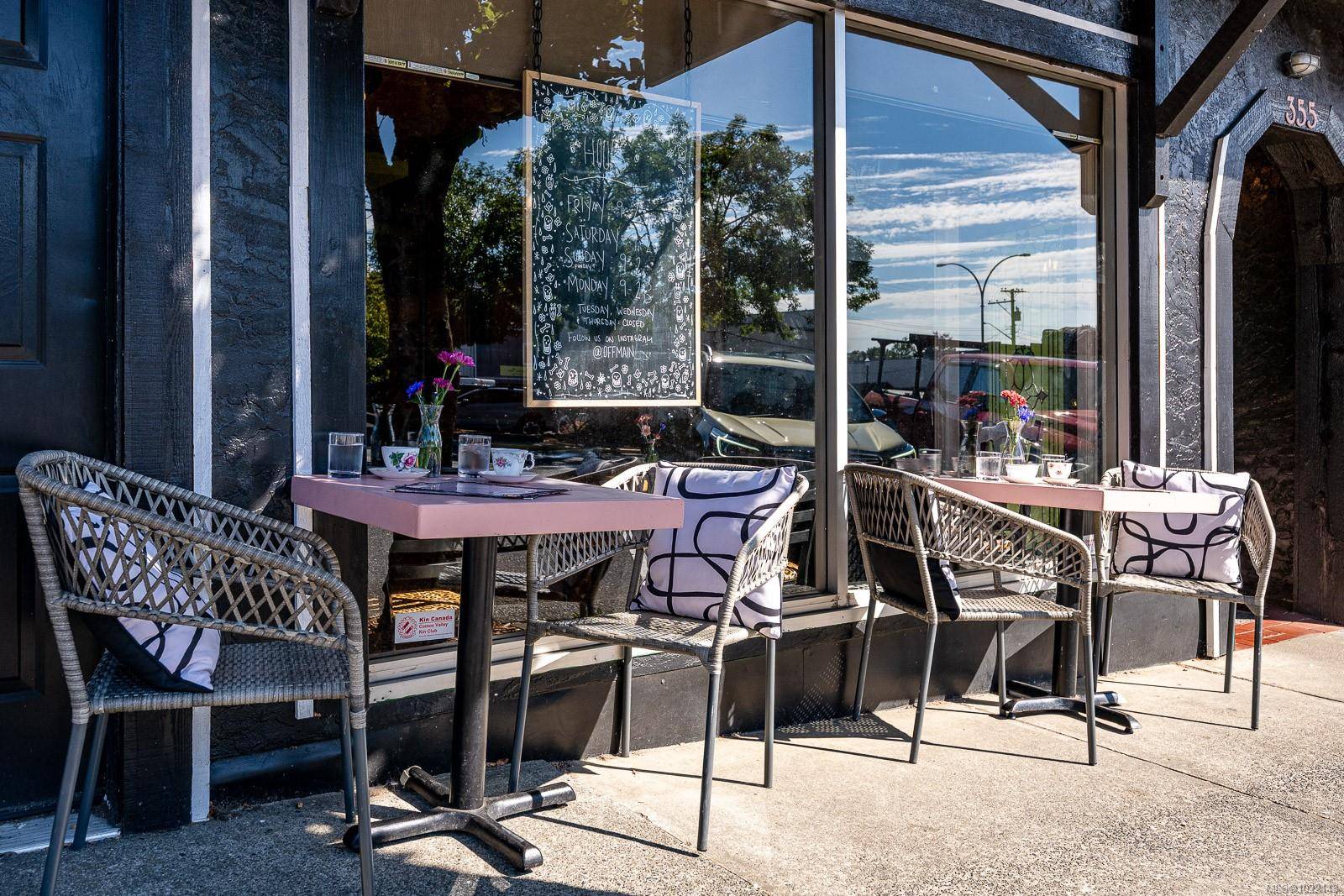 Courtenay, BC V9N 1G8,355 4th St