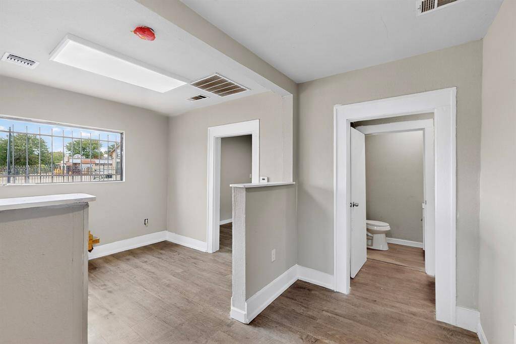 Dallas, TX 75216,3818 S Lancaster Road #100