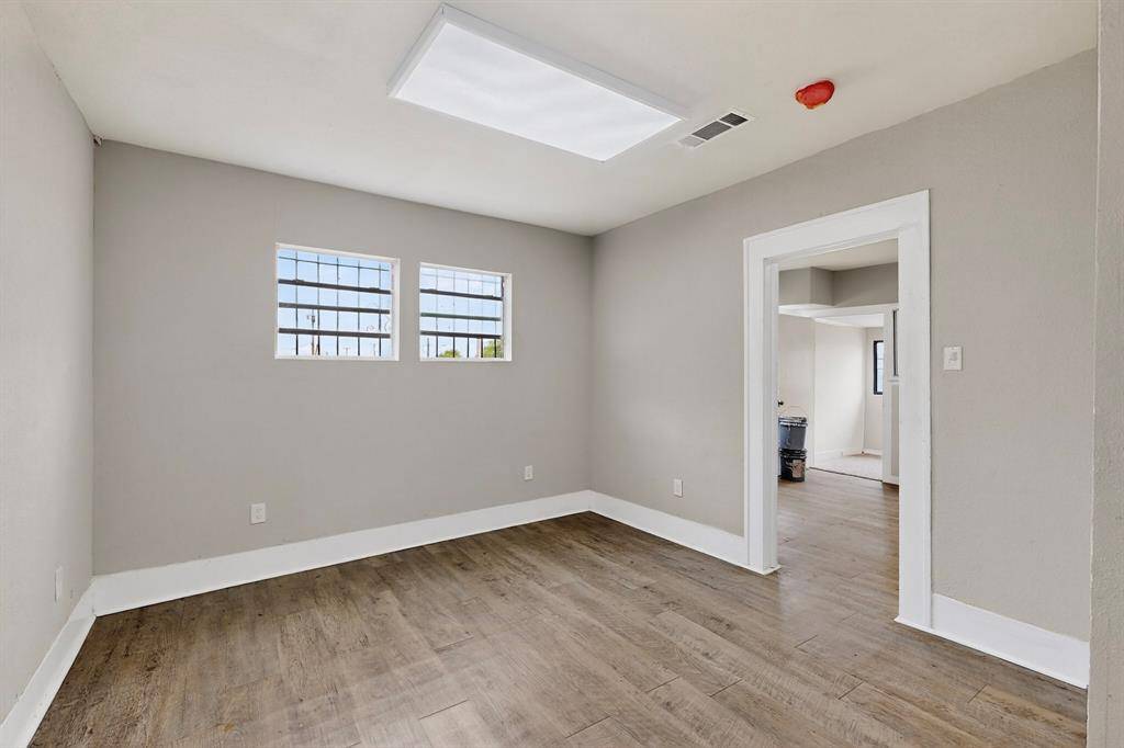 Dallas, TX 75216,3818 S Lancaster Road #150