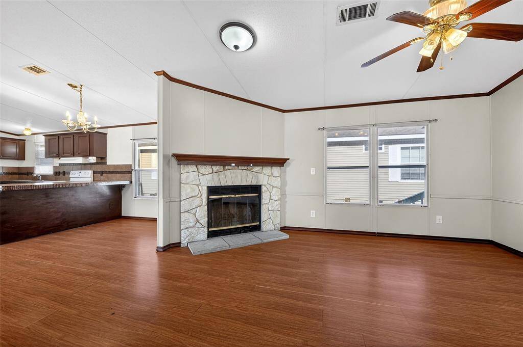 Gainesville, TX 76240,315 Glenwood Street