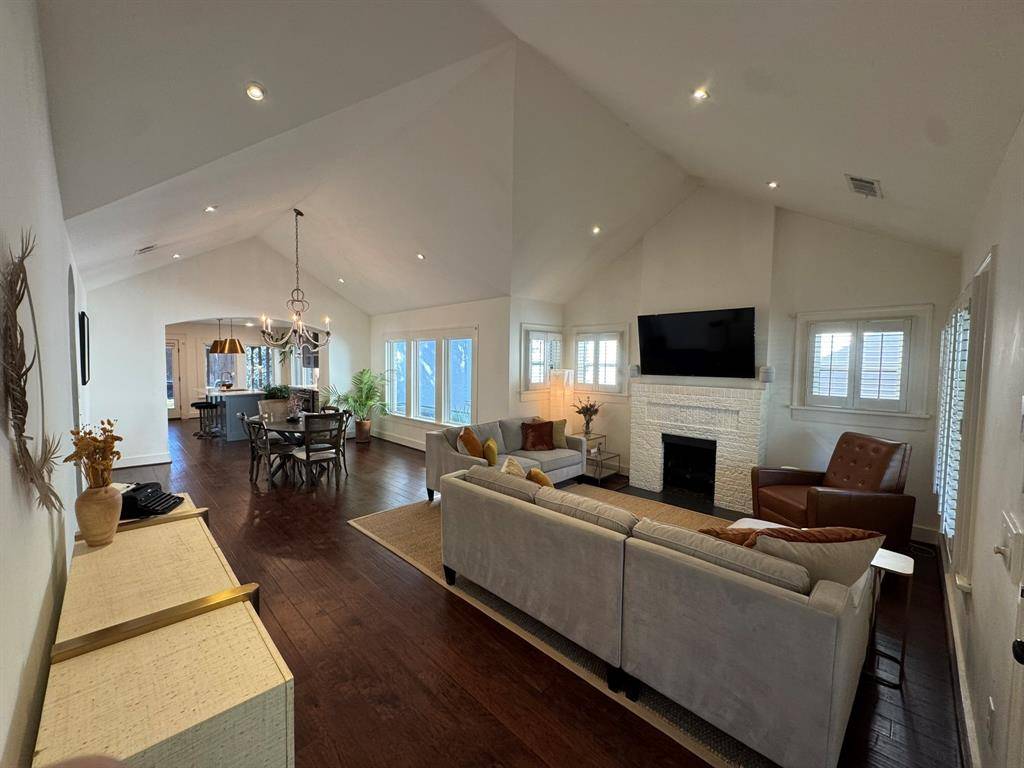 Fort Worth, TX 76107,4057 W 7th Street