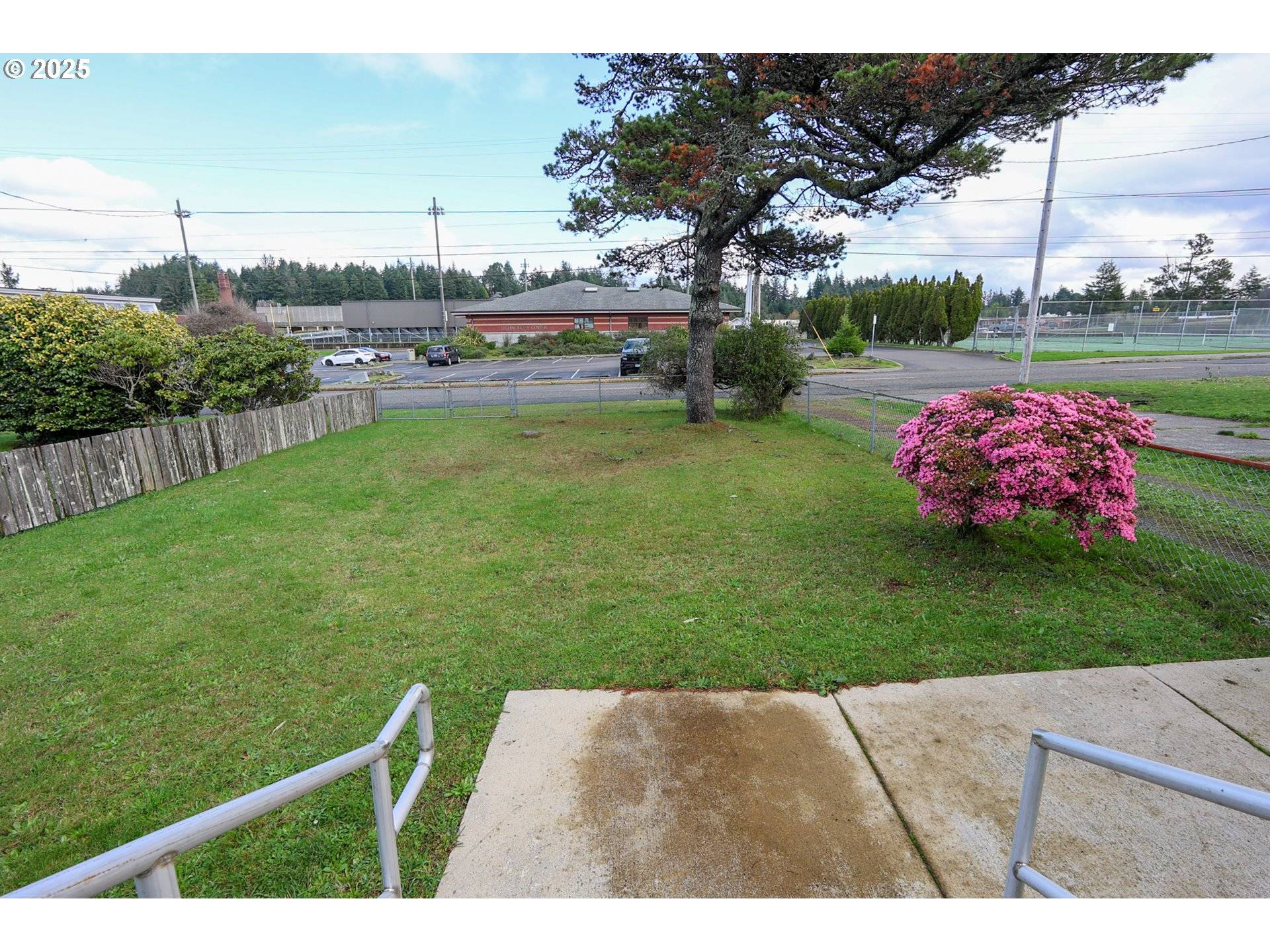 North Bend, OR 97459,2518 PACIFIC AVE