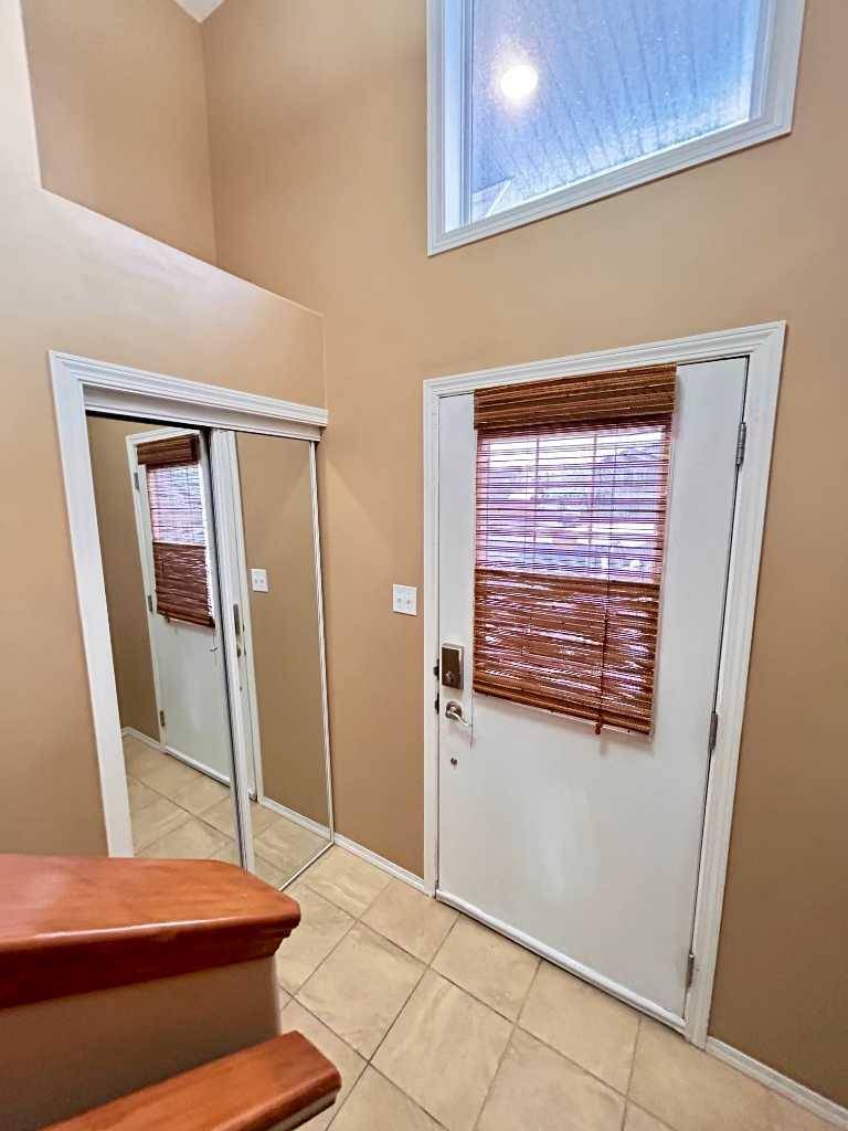 Lethbridge, AB T1J 5A7,122 Tartan BLVD W