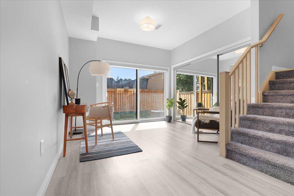 Hamilton, ON L8H 2A6,270 Melvin AVE #25