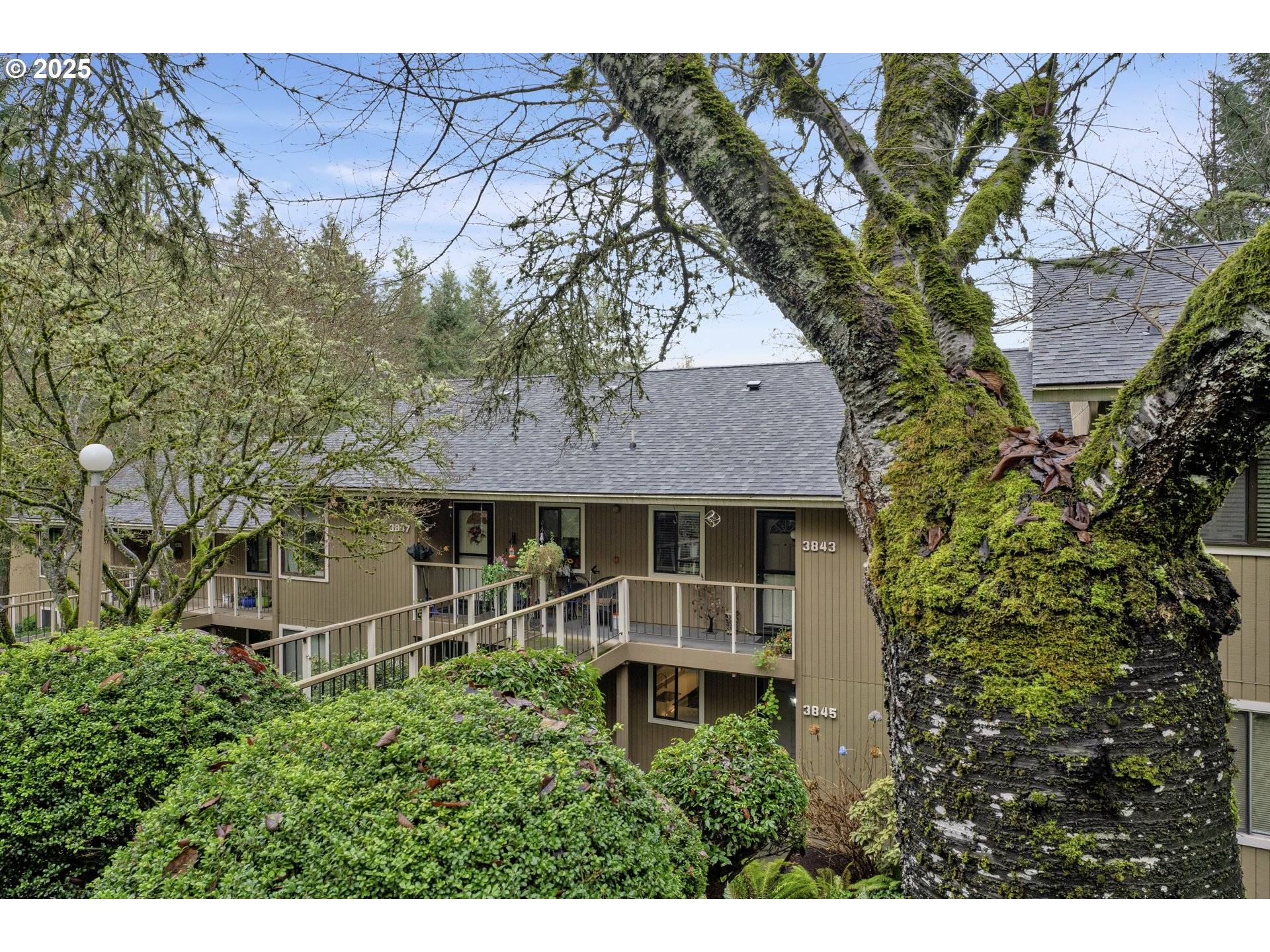 Eugene, OR 97405,3845 COLONY OAKS DR
