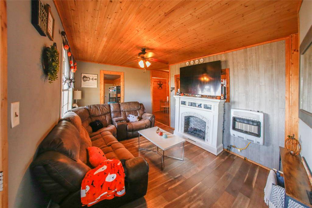 Pattonville, TX 75468,3577 County Road 13400