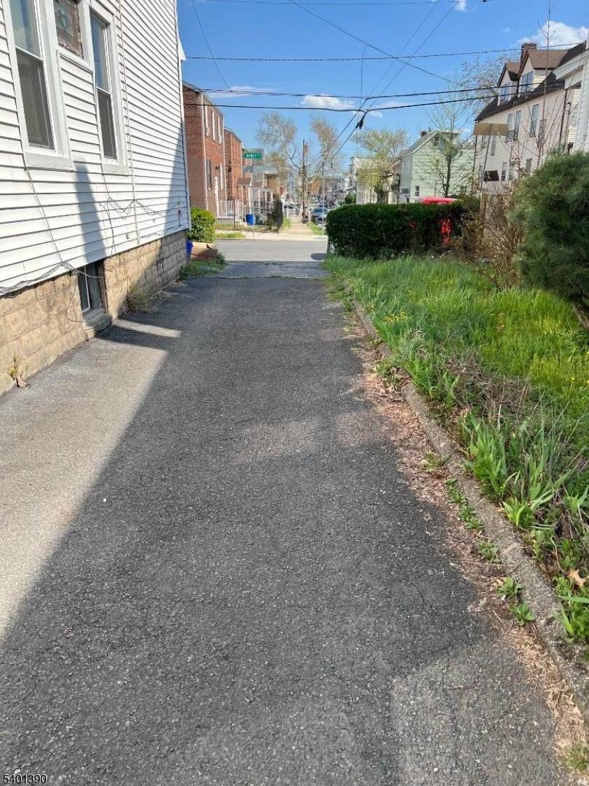 Newark City, NJ 07112,127 Dewey St