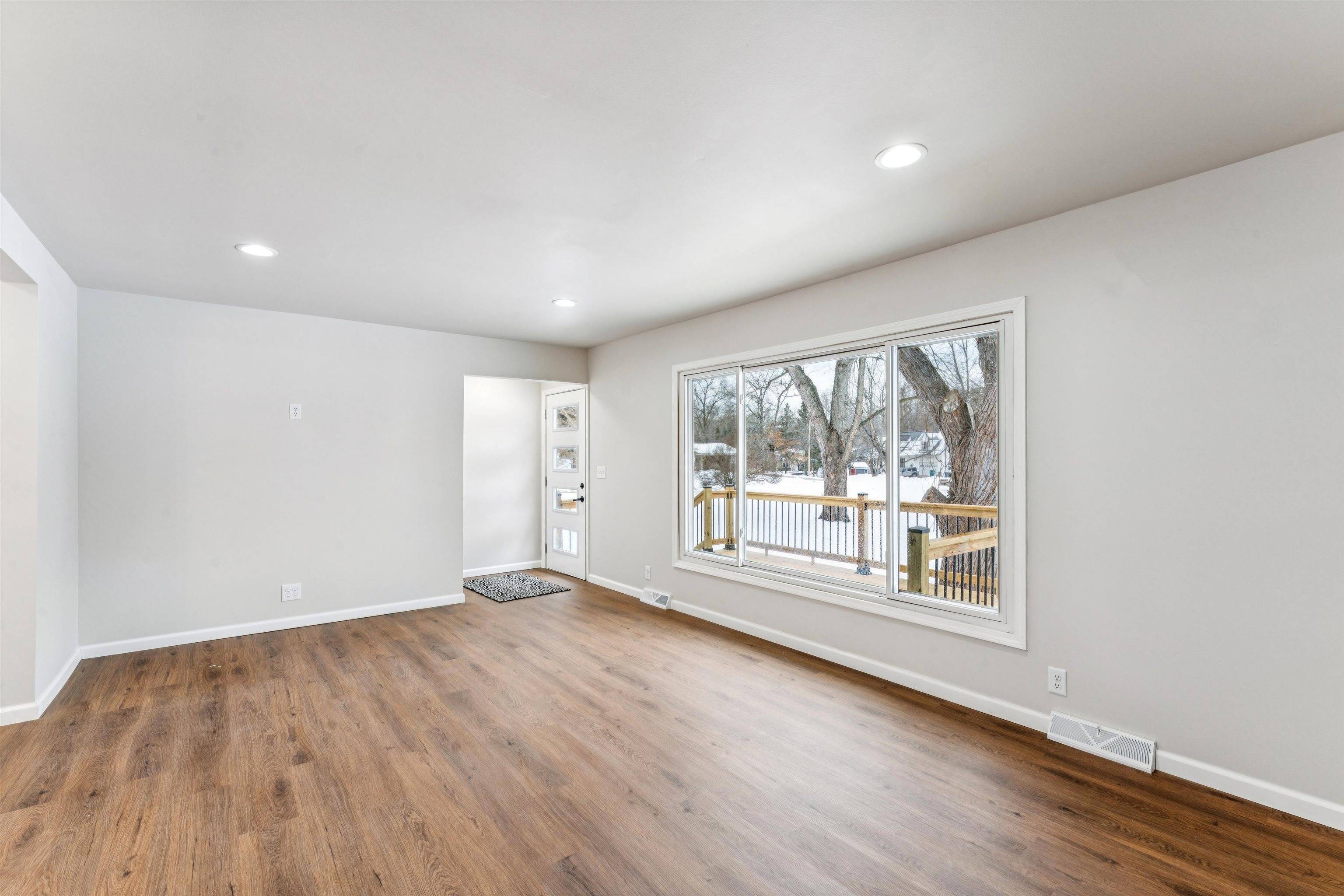 Clarkston, MI 48348,9550 Colgate AVE