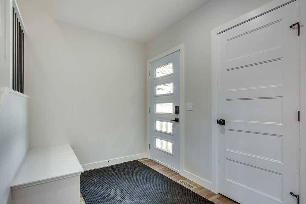 Sylvan Lake, AB T4S0V8,117 Crestview BLVD