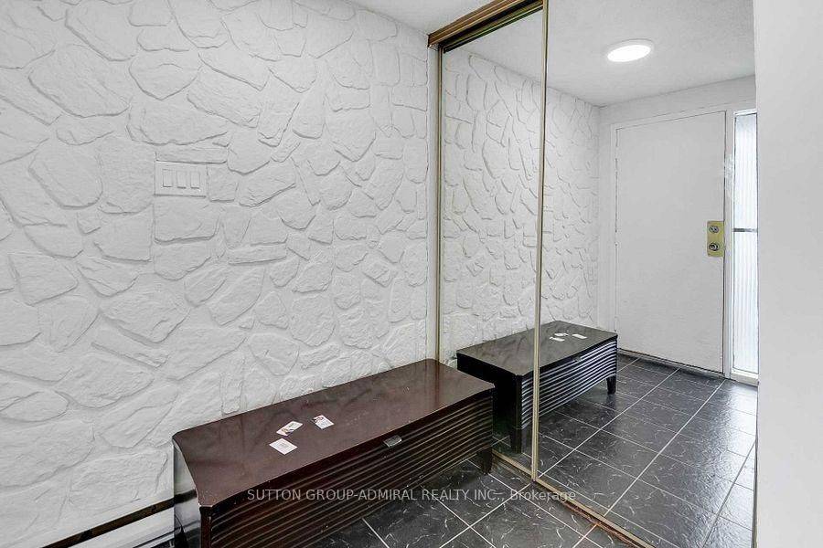 Toronto C07, ON M2R 3K2,143 Torresdale AVE