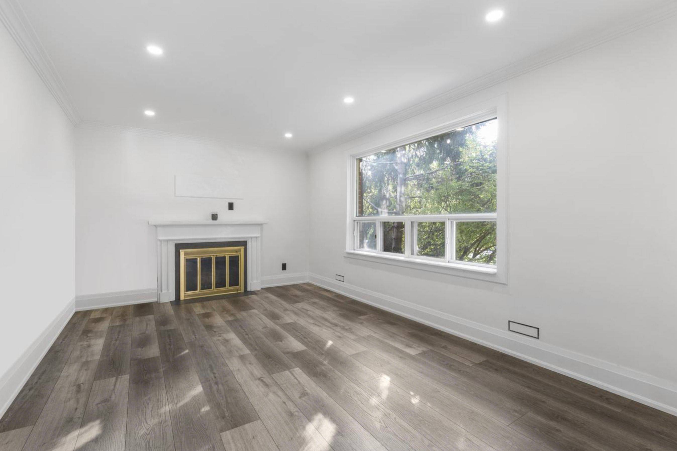 Mississauga, ON L4Y 1C6,938 Henley RD