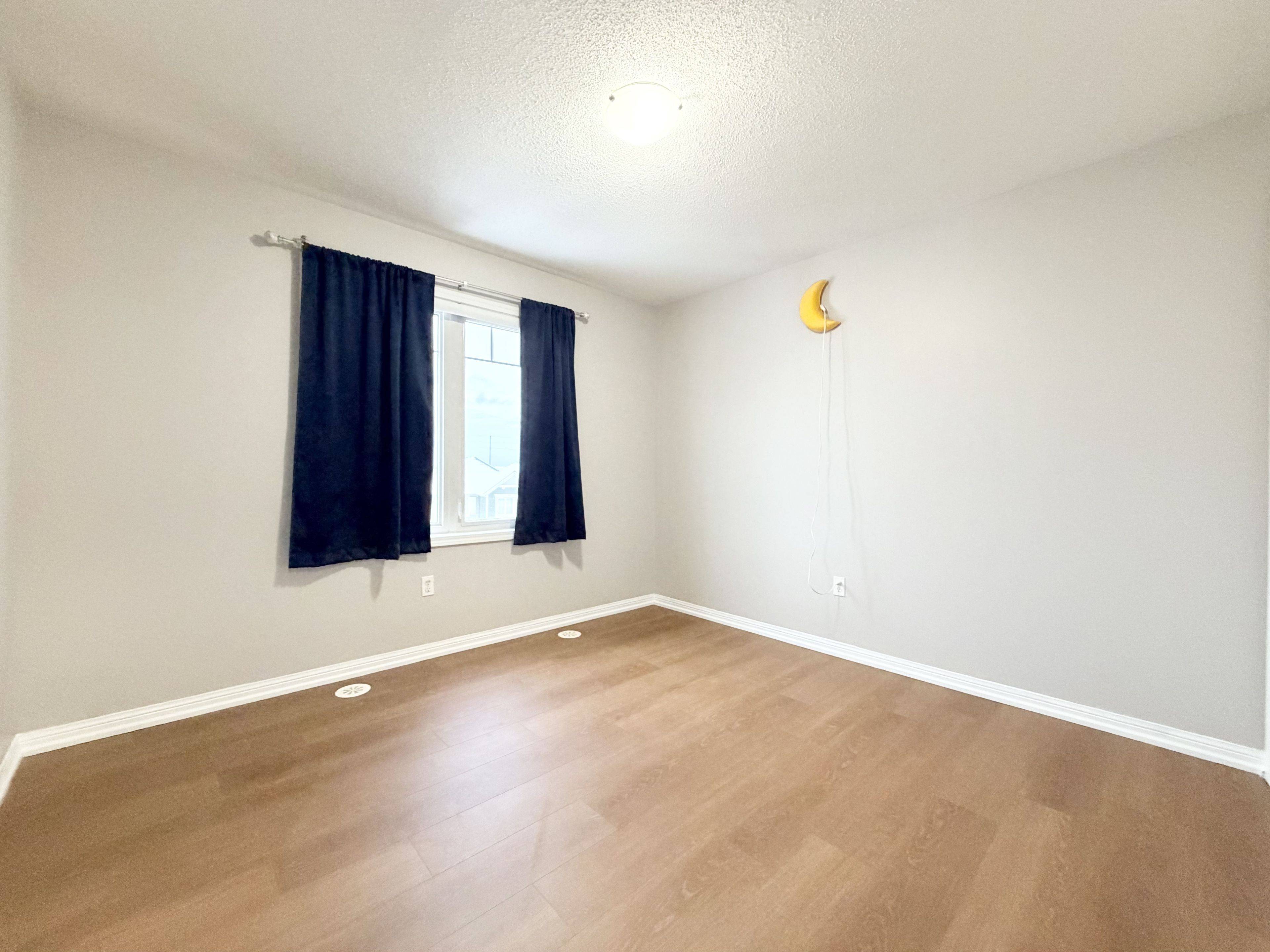 Brampton, ON L7A 0S7,16 Saunter CT